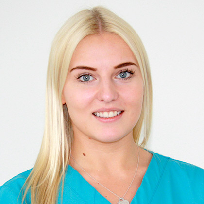 Сара А. Аджеи, Обучающаяся